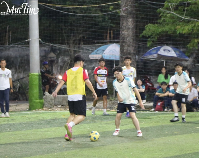 Teen Trường THPT Trường Chinh bùng nổ sân cỏ với môn thể thao vua- Ảnh 3. Teen Trường THPT Trường Chinh bùng nổ sân cỏ với môn thể thao vua- Ảnh 3.