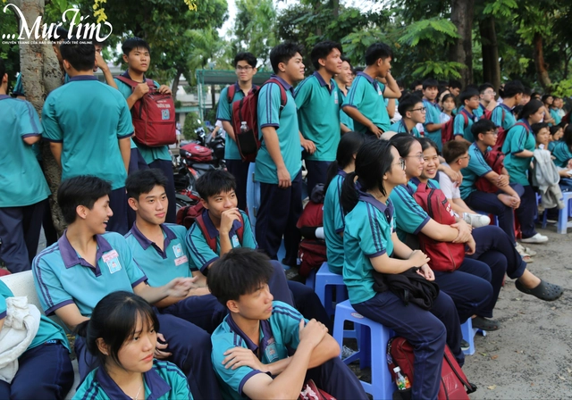 Teen Trường THPT Trường Chinh bùng nổ sân cỏ với môn thể thao vua- Ảnh 7. Teen Trường THPT Trường Chinh bùng nổ sân cỏ với môn thể thao vua- Ảnh 7.