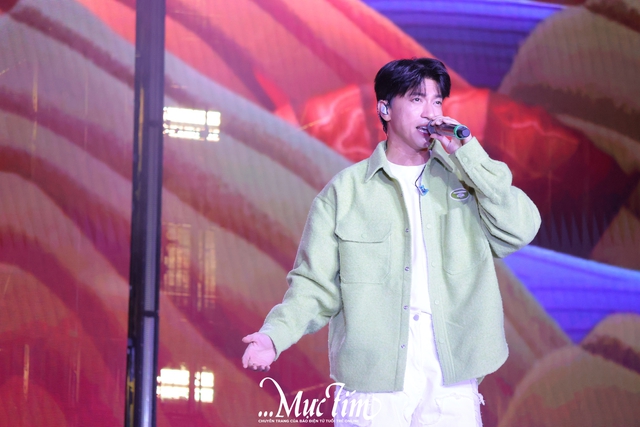 Youth Fest năm 2026: Đông Nhi, Văn Mai Hương, ST Sơn Thạch trình diễn cực 'cháy', đấu giá áo thun gây quỹ - Ảnh 8. Youth Fest năm 2026: Đông Nhi, Văn Mai Hương, ST Sơn Thạch trình diễn cực 'cháy', đấu giá áo thun gây quỹ - Ảnh 8.