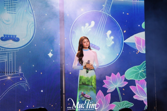 Youth Fest năm 2026: Đông Nhi, Văn Mai Hương, ST Sơn Thạch trình diễn cực 'cháy', đấu giá áo thun gây quỹ - Ảnh 10. Youth Fest năm 2026: Đông Nhi, Văn Mai Hương, ST Sơn Thạch trình diễn cực 'cháy', đấu giá áo thun gây quỹ - Ảnh 10.