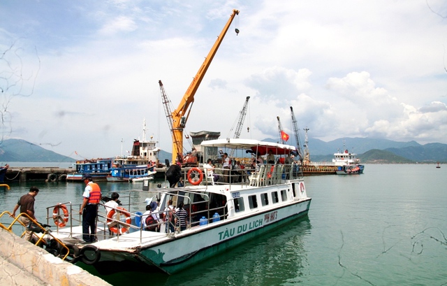 Vietnam’s Khanh Hoa leases sea area in Cam Ranh Bay for fuel depot project - Ảnh 1.