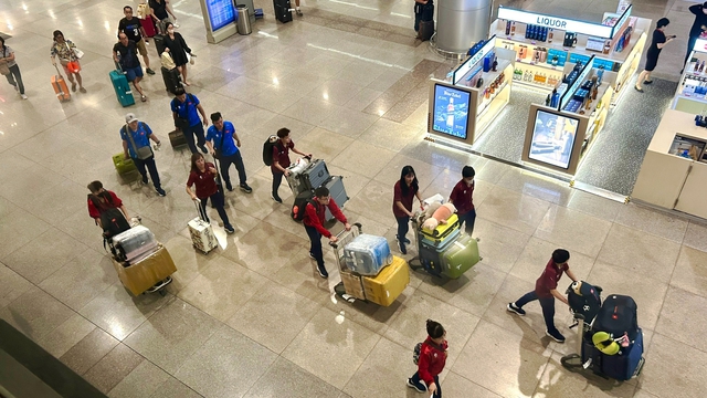 Vietnam airlines face rising fuel costs, shortage risk amid Middle East tensions- Ảnh 1. Vietnam airlines face rising fuel costs, shortage risk amid Middle East tensions- Ảnh 1.