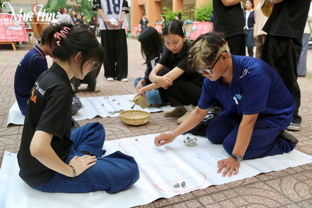 Chuỗi hoạt động đa sắc màu tại Ngày hội Sức trẻ Nhân văn 2026- Ảnh 5. Chuỗi hoạt động đa sắc màu tại Ngày hội Sức trẻ Nhân văn 2026- Ảnh 5.