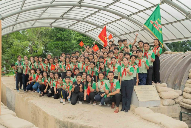 Giải thưởng Hồ Hảo Hớn gọi tên Hành trình Em yêu Tổ quốc Việt Nam - Ảnh 2.