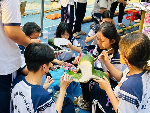 Teen Trường THPT Hoàng Hoa Thám 'cháy' hết mình với Hội trại truyền thống 26-3 - Ảnh 2. Teen Trường THPT Hoàng Hoa Thám 'cháy' hết mình với Hội trại truyền thống 26-3 - Ảnh 2.