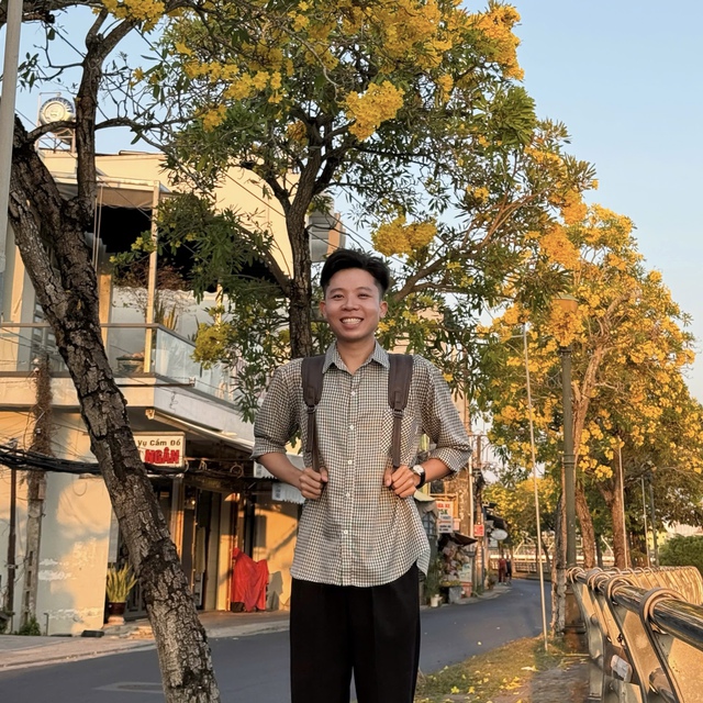 Ngắm con đường hoa kèn vàng siêu hot ở Cần Thơ - Ảnh 4.