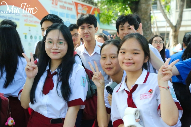 Học trò Trường THPT Trường Chinh lan toả sức trẻ trong Ngày hội Đoàn viên- Ảnh 1. Học trò Trường THPT Trường Chinh lan toả sức trẻ trong Ngày hội Đoàn viên- Ảnh 1.