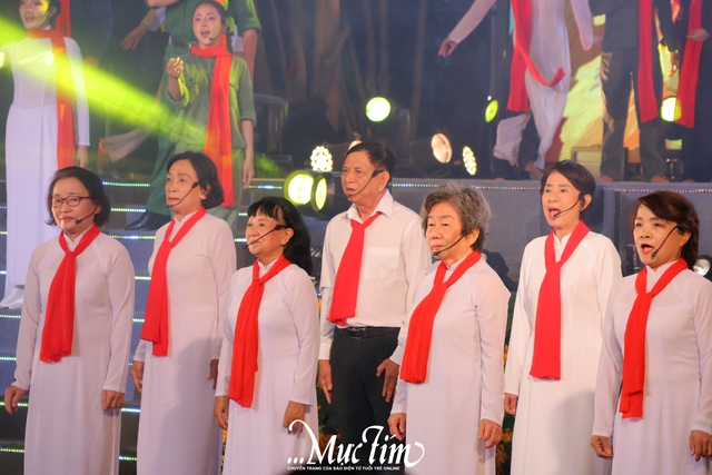 Youth Fest 2026: Tuổi trẻ TP.HCM bùng nổ cảm xúc tại chương trình kỷ niệm 95 năm thành lập Đoàn TNCS Hồ Chí Minh - Ảnh 7.