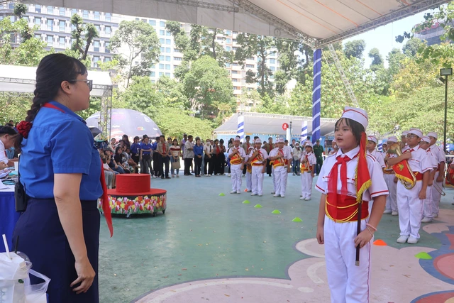 Bất ngờ với Tiếng kèn Đội ta của khối tiểu học- Ảnh 6. Bất ngờ với Tiếng kèn Đội ta của khối tiểu học- Ảnh 6.
