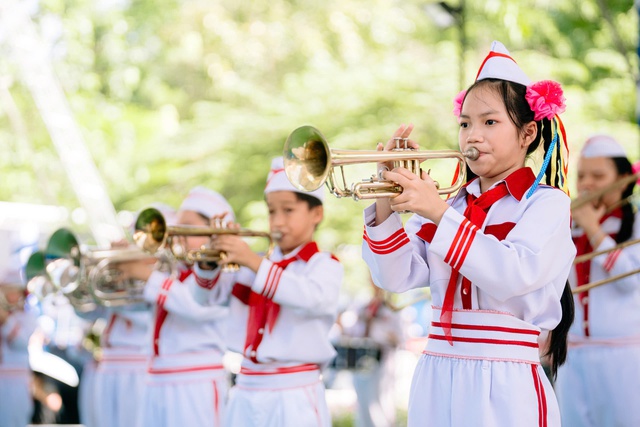 Bất ngờ với Tiếng kèn Đội ta của khối tiểu học- Ảnh 1. Bất ngờ với Tiếng kèn Đội ta của khối tiểu học- Ảnh 1.