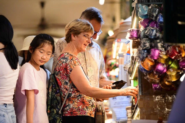 Ho Chi Minh City’s nighttime economy must move beyond ‘sidewalk drinking culture’- Ảnh 2.