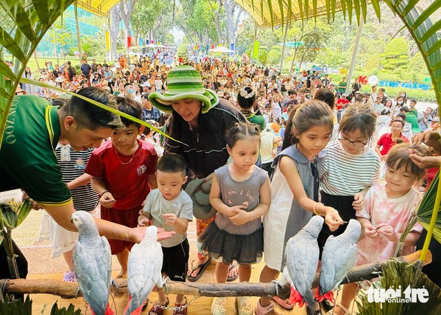 Saigon Zoo and Botanical Gardens marks 162nd anniversary - Ảnh 1.
