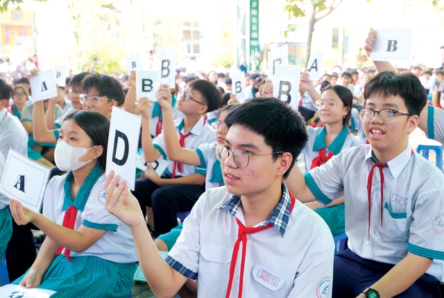 Tình yêu chiếc khăn quàng đỏ của chị cán bộ Đoàn - Ảnh 4.