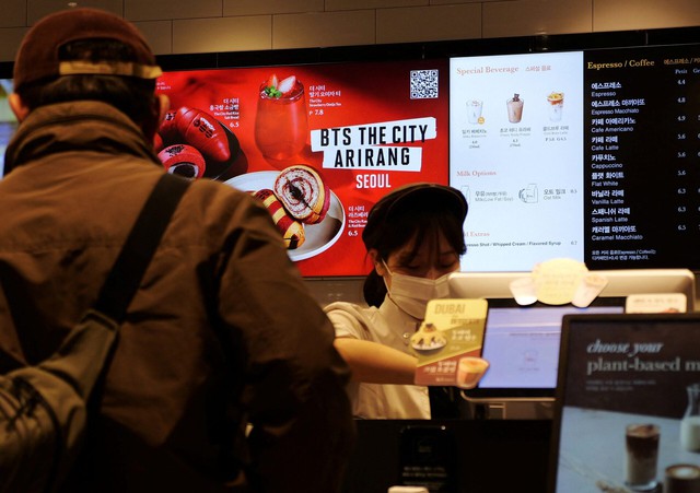 The BTS ARMY is coming to a city near you, armed with $5.3 billion in spending power- Ảnh 2.