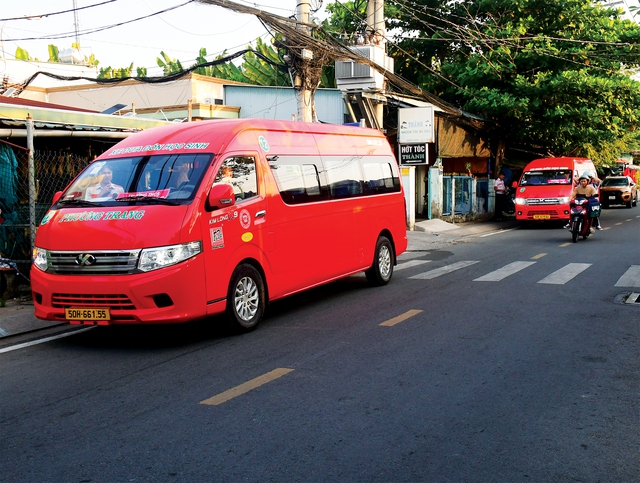 Học trò Phước Lộc hạnh phúc với những chuyến xe 0 đồng - Ảnh 3.
