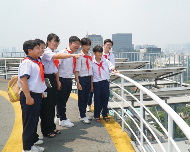 Tận mắt khám phá đô thị thông minh, thiếu nhi TP.HCM nảy ra loạt ý tưởng mới- Ảnh 1.