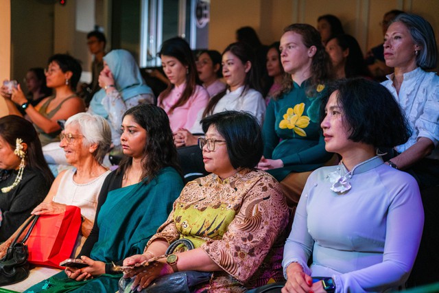 Female consuls general explore Vietnamese culture in Ho Chi Minh City- Ảnh 2.