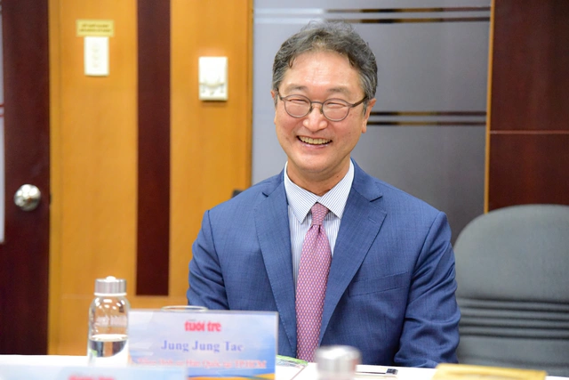 New South Korean consul general hopes Tuoi Tre to strengthen role as bridge between Vietnam, South Korea - Ảnh 1.