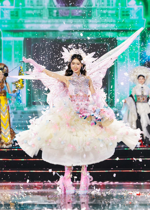 Bảo Ngọc, Minh Kiên cùng thí sinh Miss World Vietnam tôn vinh văn hoá Việt qua thời trang và vũ điệu - Ảnh 3.