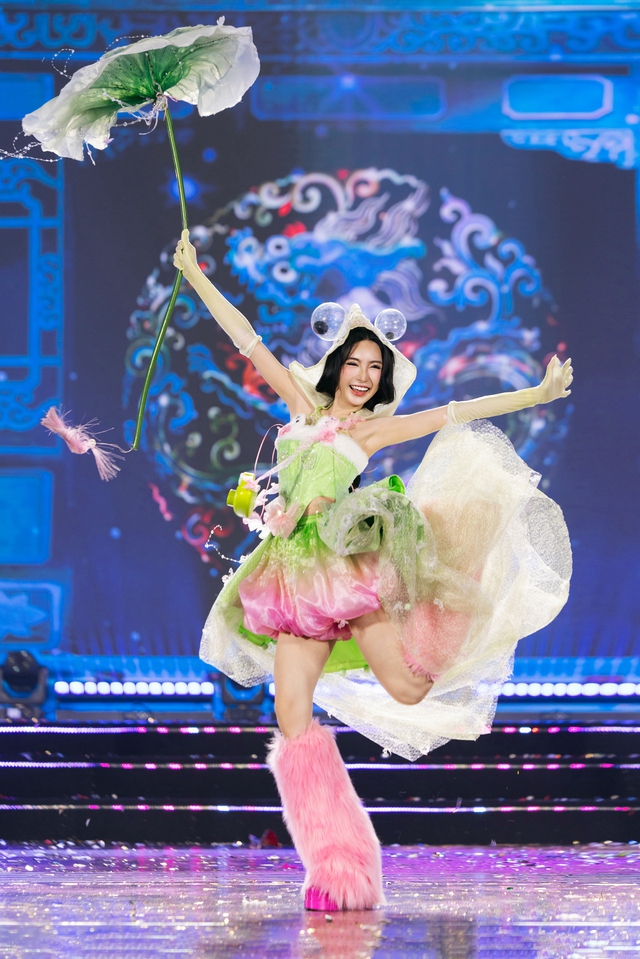 Bảo Ngọc, Minh Kiên cùng thí sinh Miss World Vietnam tôn vinh văn hoá Việt qua thời trang và vũ điệu - Ảnh 2.