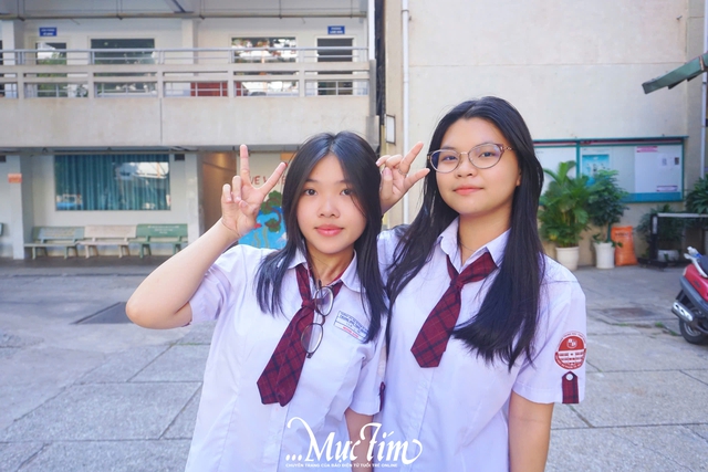 Học sinh Trường Trung học Thực hành Đại học Sư phạm ‘in dấu giờ xanh’ hưởng ứng Giờ Trái Đất- Ảnh 7. Học sinh Trường Trung học Thực hành Đại học Sư phạm ‘in dấu giờ xanh’ hưởng ứng Giờ Trái Đất- Ảnh 7.