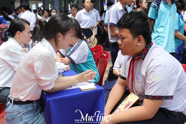 Gần 60 gian tư vấn tại Ngày hội Tự tin vào lớp 10- Ảnh 1.