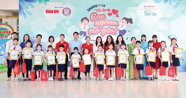 Con ngoan trò giỏi tưng bừng ở trường TH Bình Chuẩn - Ảnh 4.