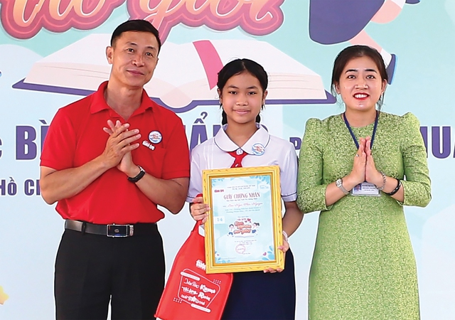 Con ngoan trò giỏi tưng bừng ở trường TH Bình Chuẩn - Ảnh 6.