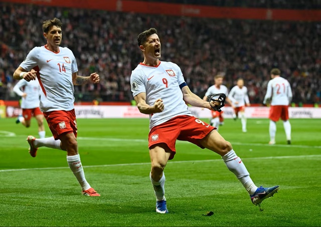 Ý, Ba Lan tiến gần hơn đến tấm vé dự World Cup 2026 - Ảnh 1.