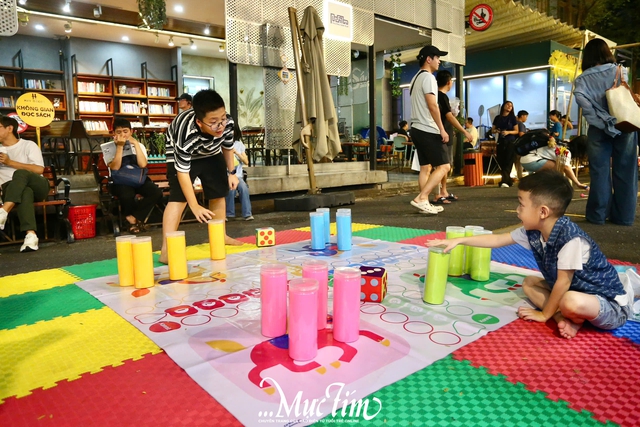 Đa dạng hoạt động giải trí buổi đêm hấp dẫn tại Đường sách TP.HCM- Ảnh 4.