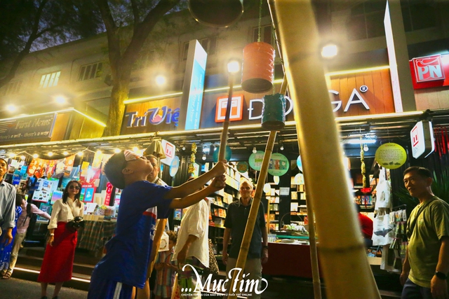 Đa dạng hoạt động giải trí buổi đêm hấp dẫn tại Đường sách TP.HCM- Ảnh 6.