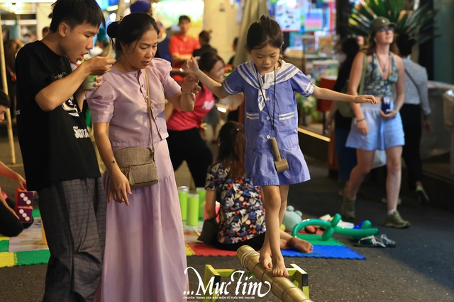 Đa dạng hoạt động giải trí buổi đêm hấp dẫn tại Đường sách TP.HCM- Ảnh 7.