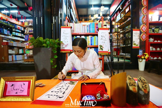 Đa dạng hoạt động giải trí buổi đêm hấp dẫn tại Đường sách TP.HCM- Ảnh 10.