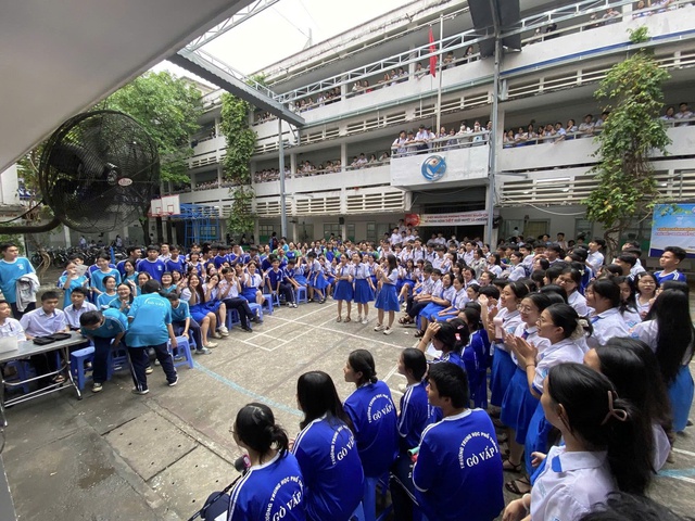 Vui học cùng STEM tại gian tư vấn Trường THPT Gò Vấp tại Ngày hội Tự tin vào lớp 10- Ảnh 4.