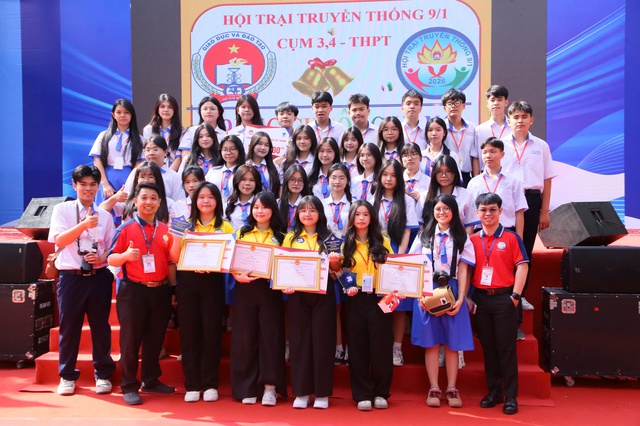 Vui học cùng STEM tại gian tư vấn Trường THPT Gò Vấp tại Ngày hội Tự tin vào lớp 10- Ảnh 2.