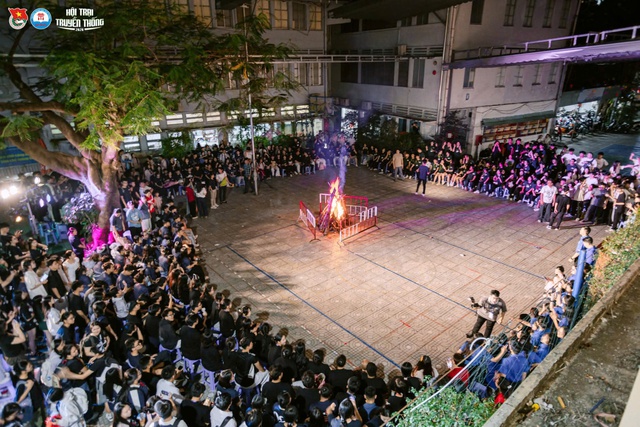 Đến gian tư vấn của Trường THPT Hàn Thuyên tại Ngày hội Tự tin vào lớp 10 để nhận huy hiệu độc quyền- Ảnh 7.