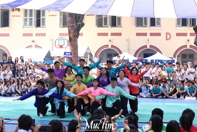 ‘Say hi’ thanh xuân rực rỡ với Trường THPT Bùi Thị Xuân - Ảnh 4.