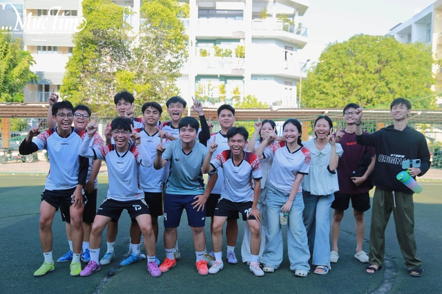 Nhiệt huyết như teen Trường THPT Tân Phong trên sân cỏ Hội thao- Ảnh 7.