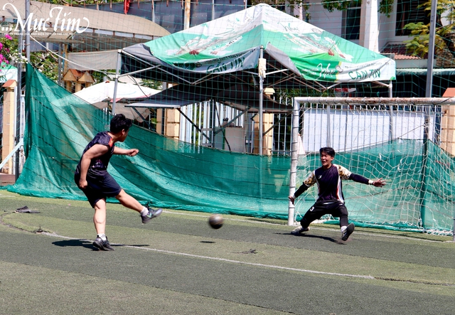 Nhiệt huyết như teen Trường THPT Tân Phong trên sân cỏ Hội thao- Ảnh 3.