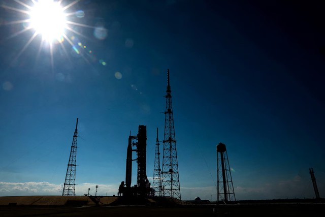 NASA's Artemis astronauts enter final preparations for Moon mission - Ảnh 5.