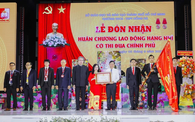 Trường THCS - THPT Hồng Hà mang mô hình giáo dục gắn thực tiễn đến ngày hội Tự tin lớp 10 - Ảnh 7.