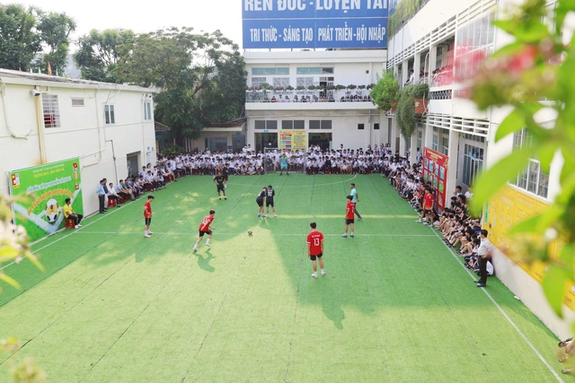 Trường THCS - THPT Hồng Hà mang mô hình giáo dục gắn thực tiễn đến ngày hội Tự tin lớp 10 - Ảnh 5.