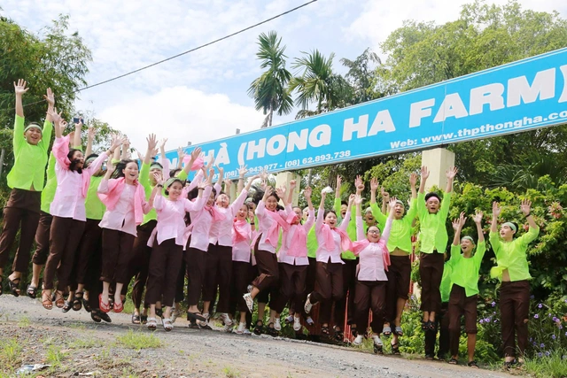 Trường THCS - THPT Hồng Hà mang mô hình giáo dục gắn thực tiễn đến ngày hội Tự tin lớp 10 - Ảnh 3.