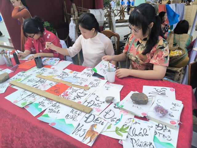 Gỡ rối cùng Ngày hội tư vấn tuyển sinh lớp 10 tại Trường THPT Vũng Tàu - Ảnh 1.