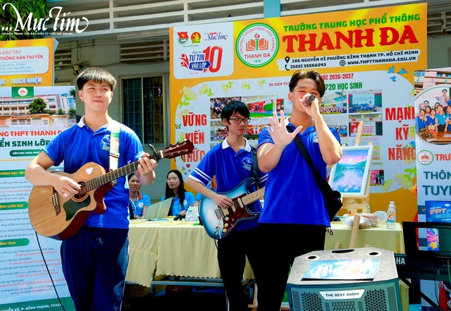 Trường THPT Thanh Đa mang cả ban nhạc đến Ngày hội Tự tin vào lớp 10 - Ảnh 2.