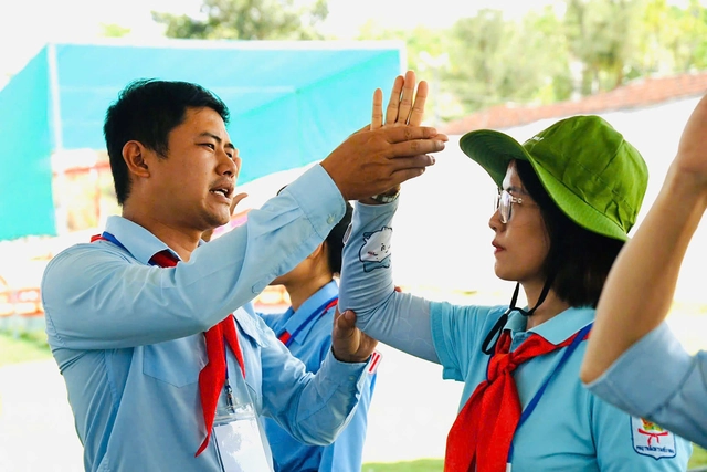 Ở đây có bí quyết chinh phục Hội thi phụ trách Đội giỏi- Ảnh 8. Ở đây có bí quyết chinh phục Hội thi phụ trách Đội giỏi- Ảnh 8.