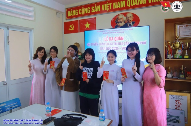 Sáng nay 4-3, kỳ thi chọn học sinh giỏi lớp 12 cấp thành phố diễn ra tại TP.HCM- Ảnh 3. Sáng nay 4-3, kỳ thi chọn học sinh giỏi lớp 12 cấp thành phố diễn ra tại TP.HCM- Ảnh 3.