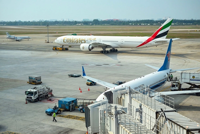 Middle East airlines cancel more Vietnam flights amid airspace closures- Ảnh 1. Middle East airlines cancel more Vietnam flights amid airspace closures- Ảnh 1.