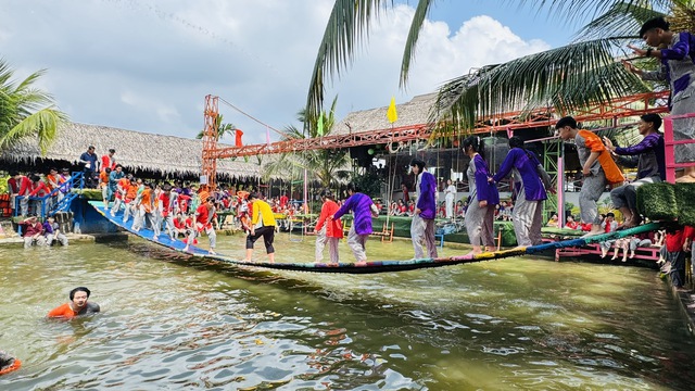 4 điều khiến Trường THPT Nguyễn Huệ là nơi đáng để teen gửi gắm thanh xuân- Ảnh 4. 4 điều khiến Trường THPT Nguyễn Huệ là nơi đáng để teen gửi gắm thanh xuân- Ảnh 4.