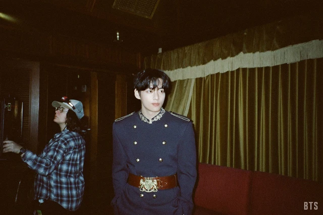 V (BTS) tiết lộ lý do nuôi ước mơ âm nhạc từ thuở nhỏ- Ảnh 2.